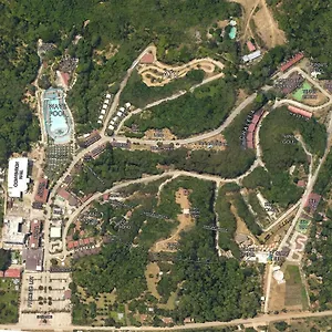 ホテル D'leonor Inland & Adventure Park, ダバオ　シティ